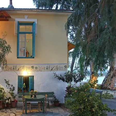 Mairi Lina Καλά Νερά